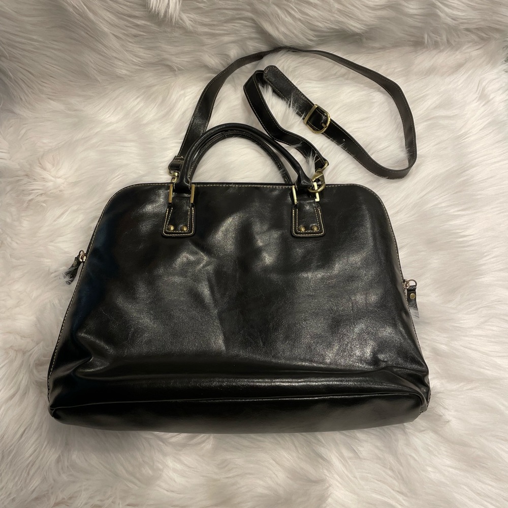 Worthington shoulder bag or crossbody black with gold hardware EUC